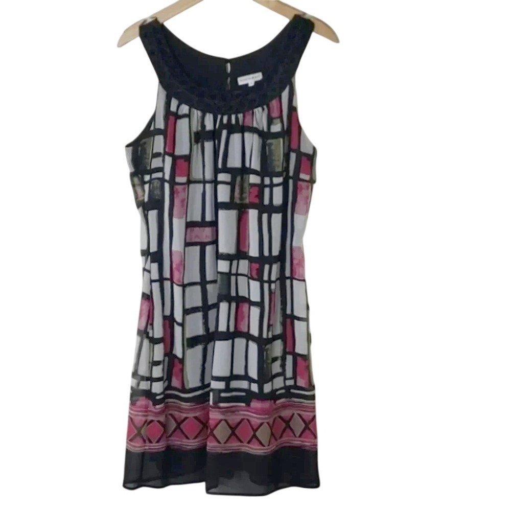 Fashion‎ Bug Sleeveless Shift Dress 12 Black Pink White Geometric Rosette Trim